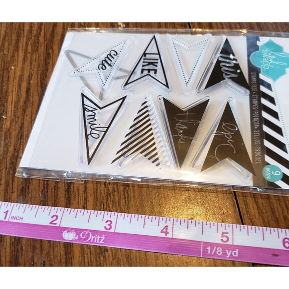 Heidi Swapp Clear Pennants Stamp and Die Set HS01136 - Picture 6 of 6